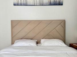 Yu-home, готель у місті Мукачево