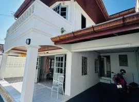 Villa Mayfair 4 bedrooms sea view with pool table