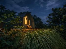 Spirit of the Wild Mountain Retreat, hotel sa Attappādi