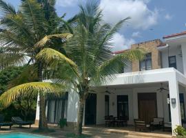 Coastal Villa Kilifi Creek Mandharini، فندق في كيليفي