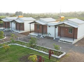 Jay Jalaram Farm and Restaurant, hotel i Chitrāwal