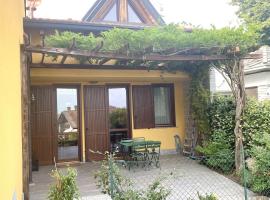 New 2026 - LakeView - villetta vista lago、Comerioのホテル