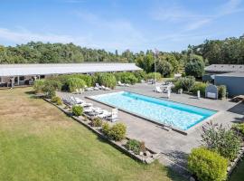 Beautiful Apartment In Nexø With Sauna, хотел в Neksø