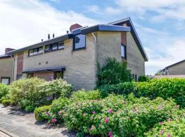 2 Bedroom Beautiful Apartment In Cadzand