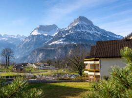 Privates Bergblick-Studio mit Wellness bei Swiss Holiday Park, hotel en Morschach