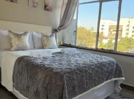 Dee's Place
