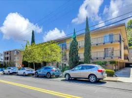 Peaceful Family Friendly 2BR 2BA Entire Apt Unit in Belmont Hill