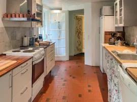 2 Bedroom Stunning Home In Orø