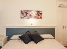 Allotjaments Plaça Major-Aulina, Hotel in Santa Pau