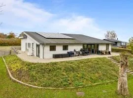 Gorgeous Home In Augustenborg With Wifi