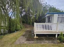 Caravan - Sleeps 6 - Pets Ok - Parking