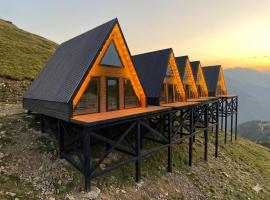 The swedish house by lake & woods, Hotel in Bhīm Tāl