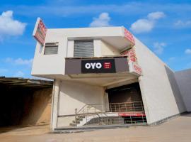 Hotel O In & Out, хотел в Indraprastha