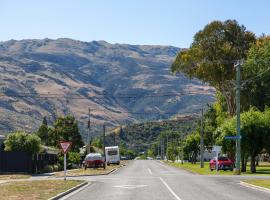 Newcastle Nook - Clyde Holiday Home, hotel a Clyde