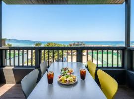 Donghae badae meomuleuda, hotel Tonghéban