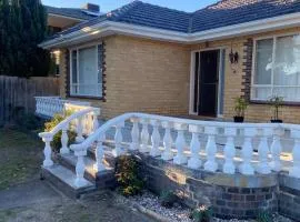 Beautiful and Stylish room in Central Springvale