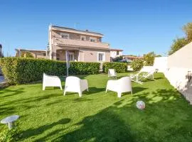 2 Bedroom Gorgeous Apartment In Ognina