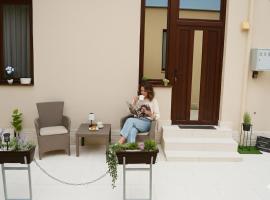 Mid Ultra Central Apartments, Self Check In, khách sạn ở Oradea