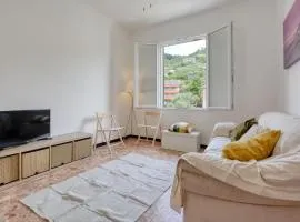 2 Bedroom Pet Friendly Apartment In Moneglia