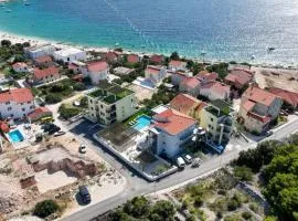 Luxury Apartment Nala with shared pool