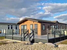 On The Beach Lodge, Hot Tub, Sea View, West Point