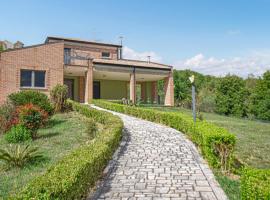 Stunning Home In Torre Le Nocelle With Wifi, Hotel in Torre le Nocelle