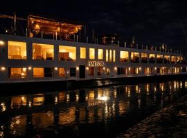 Hathor Dahabiya Cruise - Saturday from Luxor 4 Nights , Wednesday from Aswan 3 Nights & Available for Charter, khách sạn ở Aswan