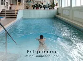 Ruhiges Studio in Baiersbronn mit Arbeitsplatz, Balkon und Schwimmbad, ideal für 2