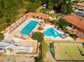 ZEcamping 4 familial piscine chauffée club enfant animations au calme