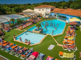Camping 4 étoiles - Parc aquatique - eei0fi – hotel w mieście Saint-Georges-dʼOléron