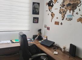 Apt en sabaneta, hótel í Sabaneta