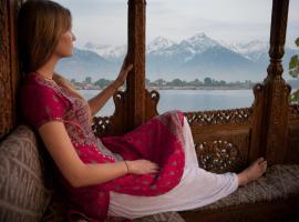 The Heritage Amina Group Of Houseboats, khách sạn ở Srinagar