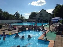 ZEcamping 3 étoiles familial avec Piscine et Bar-restaurant