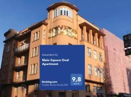 Main Square Oval Apartment