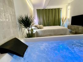 Romantic Suite & Jungle, hotel din Longjumeau
