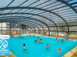 Chalet 3 étoiles - Piscine - ccbbhfa, hotel a Clohars-Carnoët