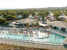 ZEcamping 4 à 300m de la plage piscine club enfant animaux acceptés, Hotel in Martigues