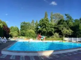 ZEcamping 3 ombragé et familial avec Piscine et Bar-restaurant