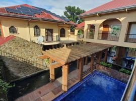 Koi Empire Bed and Breakfast, hotel u gradu 'Santa Rosa'