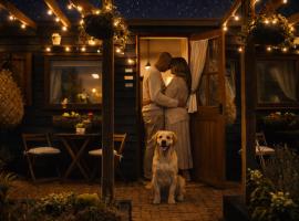 Norfolk Farm Stays by Beach Dog Friendly, готель у місті Гічем