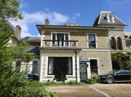 Perfect Retreat in Luxury & Historical Manor House, hotell i Ryde