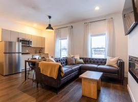 Peaks & Pines by Fernie Central Reservations, khách sạn ở Fernie