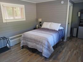 TeePee Room 3- Newly Renovated, hotel em Roscommon
