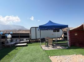 beautiful caravan, hotel em Ḑibāb