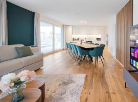 Visionary Hospitality Rothenburg, Lucerne - Premium Apartments with Free Parking, Washer, Kitchen, Terrace, Bus Stop, 15' City, hotel di Rothenburg