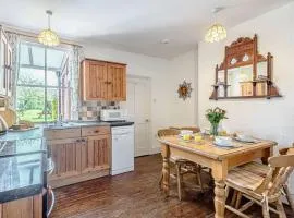 3 Bed in Thornham KT022