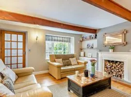 3 Bed in Weybourne oc-kt144
