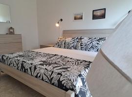 Brezza Marina Appartamento Vacanza a pochi passi dal mare, hotel a Scauri