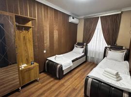 Over City Hostel, hotell i Marghilon