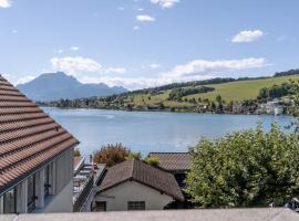 SOLUNA STAY I Lakefront I Luzern I Family I Pilatus I Swiss Alps I Panoramic View I Free Parking, hotel a Küssnacht